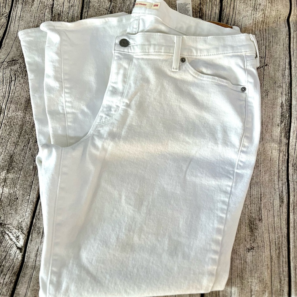 Levi's Women's Classic Straight Leg Jeans - White